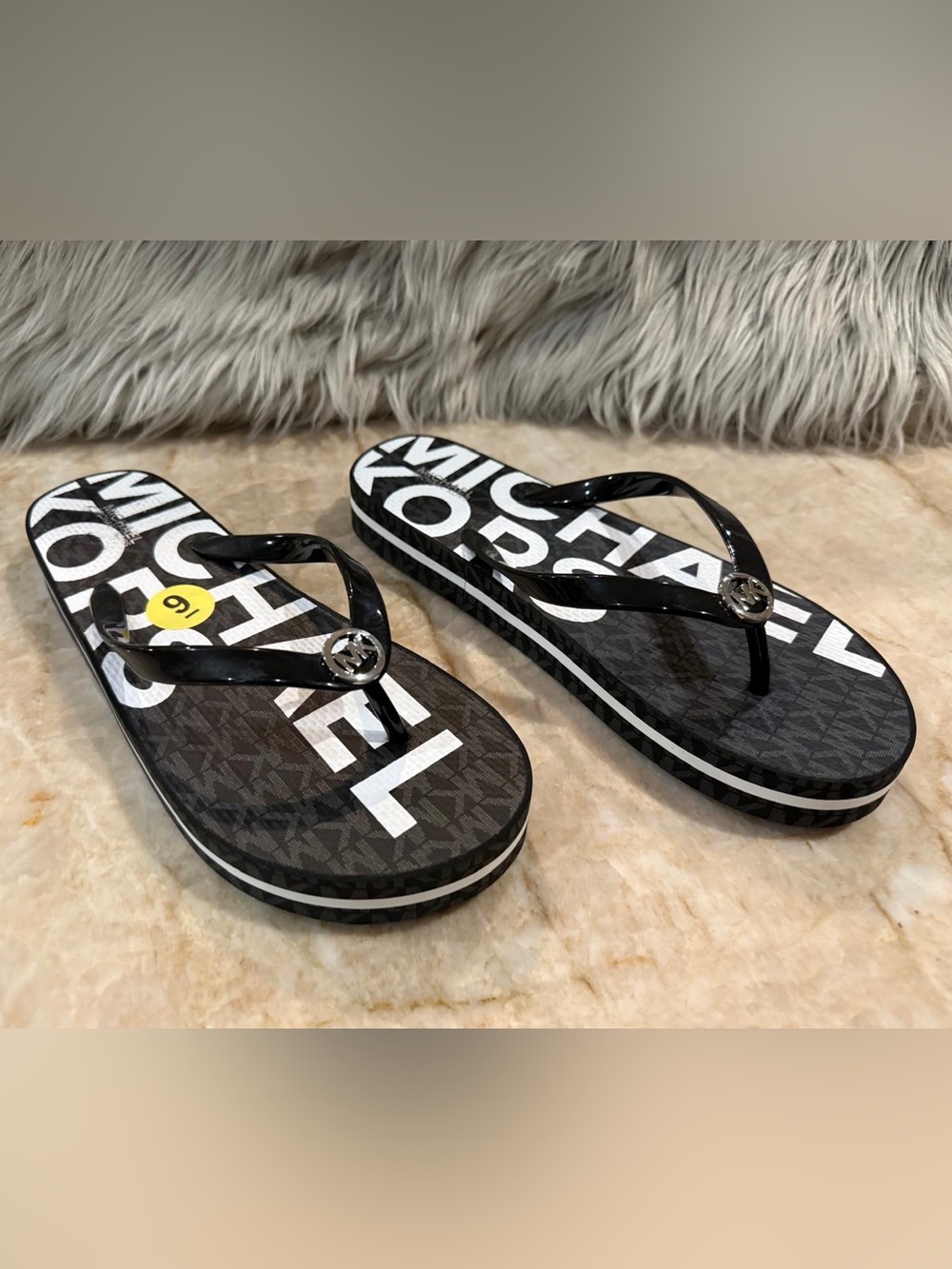 MICHAEL KORS Bedford Size 9 Black MK Logo Women's Flip Flops. New